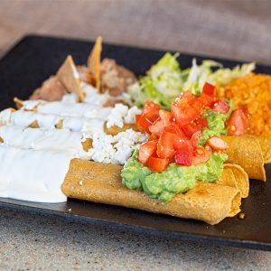 Flautas Barrigas: Crujientes y sabrosas para cada antojo.